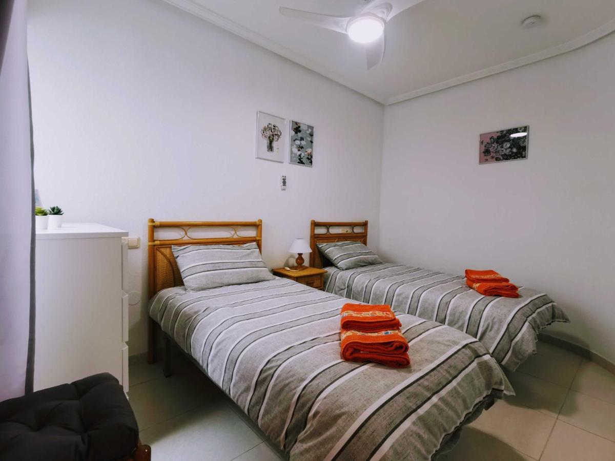 טורבייחה El Sombrero Apartment With Free Wifi Playa Del Cura מראה חיצוני תמונה